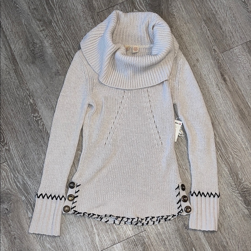 New BKE Cream Cowl Neck Sweater size medium vintage Y2K thick
Stitch detail